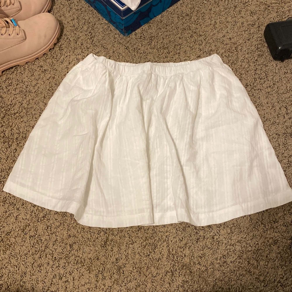 American Eagle White Skirt With Pockets